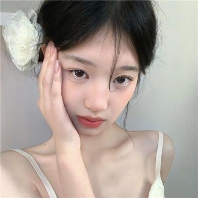 爱上小男人